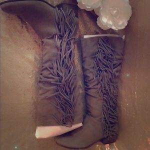 New without Box tall fringe 👢 Dark tan color